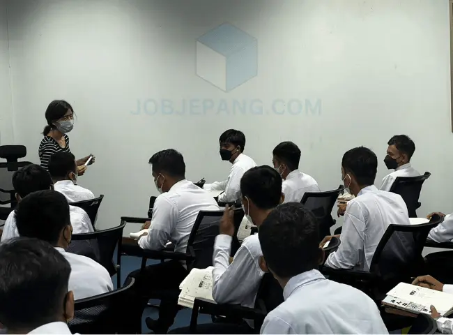 日本語授業で学ぶインドネシアの生徒